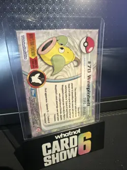 Topps Pokemon 70 Weepinbell Blue Label NM - Image 2