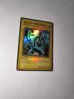 Yugioh! 2004 Blue-Eyes White Dragon LOB-001 Ultra Rare Unlimited NM-MT - Image 1