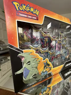 Pokemon TCG Lucario V & Tyranitar V Heavy Hitters Premium Collection Box Sealed 820650856716 - Image 3