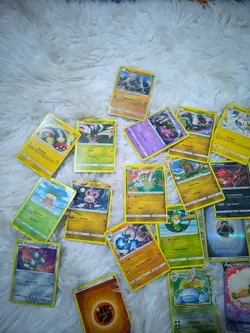 Lot of 105 multiple pokemon cards - Image 3