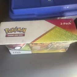 Pokemon TCG Fall 2021 Collectors Chest Tin Lunchbox + Level Ball 8 Booster Packs - Image 2