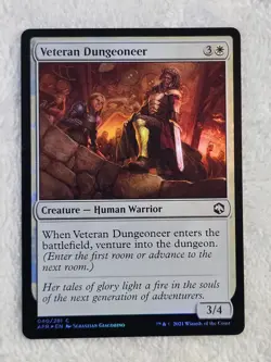 MTG Veteran Dungeoneer FOIL #40 Adventures in the Forgotten Realms Card NM - Image 2