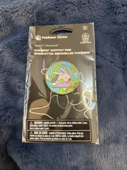 POKEMON CENTER | GOOMY MONTHLY PINS: ( 4 OF 12 ) HABITAT PIN BADGE TCG - Image 1