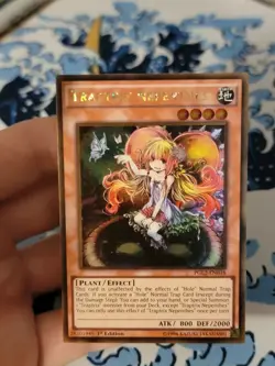 Yugioh Traptrix Nepenthes PGL2-EN038 Gold Rare 1st Ed NM - Image 1