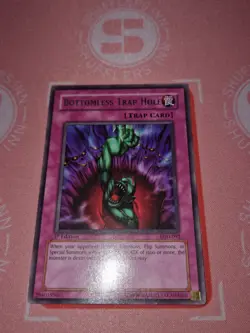 Bottomless Trap Hole (LP) LOD-092 Rare 1st Edition - Image 1