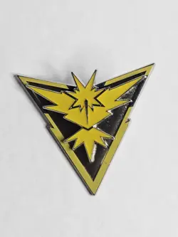 Pokemon Official Pin - Team Instinct Zapdos Badge Team Instinct Collection Box - Image 1