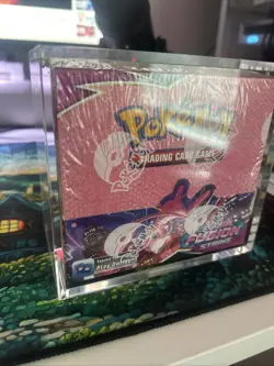 Pokemon Sword & Shield Fusion Strike Booster Box -NEW SEALED- with Acrylic Case - Image 2