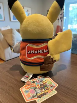 2025 Pokemon World Championships Pikachu Plushie Anaheim Worlds Exclusive Plush - Image 3
