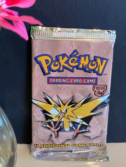 Pokemon Unopened Fossil Booster Pack 11 Card Factory Sealed 1999 Zapdos Art WOTC - Image 1