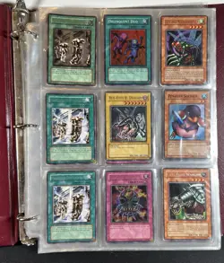 YuGiOh Huge Card Lot Approx 800 Cards Mix Lot - Image 2