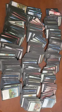Mtg Lot Over 600 Commons And Uncommons - Image 1