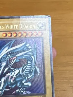 Yugioh Blue-Eyes White Dragon SDK-001 Ultra Rare Unlimited Damaged - Image 5