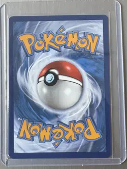HERO'S MEDAL 201/185 VIVID VOLTAGES POKEMON (GOLD SECRET RARE, NM) - Image 2