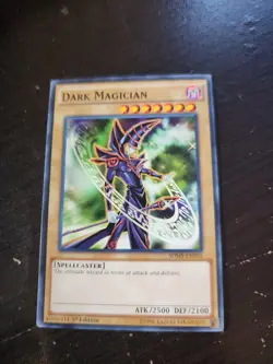 Dark Magician SDMY-EN010 Common 1st ED YUGIOH CARD MUTO DECK yugioh y19 - Image 1