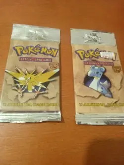 Two Sealed Booster Packs Of Pokemon TCG Unlimited Fossil Set 1999, Both At 20.7g - Image 1
