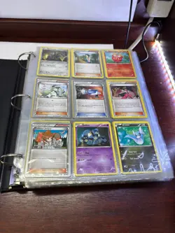 Pokemon Trading Card Binder LOT Collection *Used/Random/Bulk/Mixed/Holo/Reverse* - Image 3