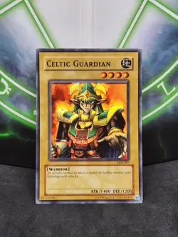 Yugioh Celtic Guardian LOB-EN007 Super Rare MP OG Print Foil Shift - Image 1