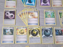 Pokemon Card Bundle Job Lot Bundle of 90 Cards With Box Preloved Mix - Image 4