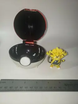 Pokemon Pokeball Red Electabuzz Keychain See Description - Image 2