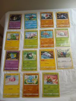 Pokemon TCG 2020 Sword & Shield Vivid Voltage lot of 15 cards No Duplicates - Image 1