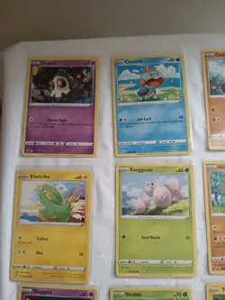 Pokemon TCG 2020 Sword & Shield Vivid Voltage lot of 15 cards No Duplicates - Image 2