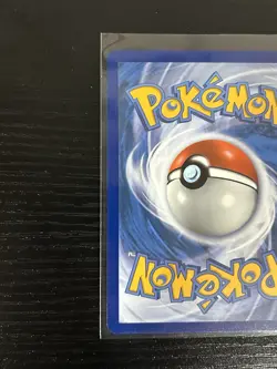 Pokemon TCG Bea Rainbow Rare Vivid Voltage Card 193/185 Near Mint Condition - Image 4
