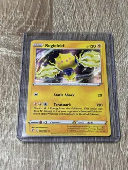SHIPS SAME DAY Pokemon Card Regieleki 060/203 Holo Lightning Type - Image 1
