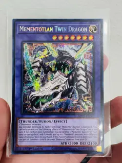 Yugioh Mementotlan Twin Dragon MP25-EN067 Prismatic Secret Rare NM 1st Ed - Image 1