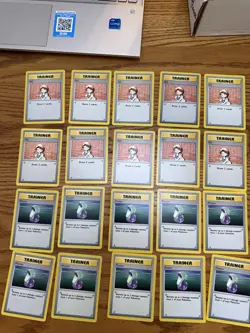 Bulk Lot of Nearly 890 Shadowless Base Set Pokemon Cards 1999 Energy & Trainer - Image 3