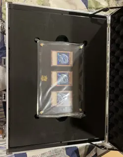 Yu-Gi-Oh! Kaiba Case Briefcase Set 25th Anniversary English Edition - Image 4