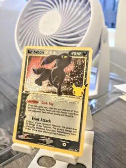 Umbreon Gold Star 17/17 Celebrations Classic Collection Pokemon TCG NM-LP - Image 2
