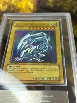 Yugioh Blue Eyes White Dragon Ultra Rare SDK-001 1st Edition ARS8 NM Graded - Image 2