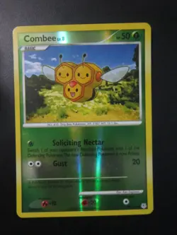 COMBEE REVERSE HOLO POKEMON CARD 79/130 DIAMOND & PEARL NEVER PLAYED NM- - Image 1