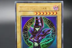 Yugioh Dark Magician LOB-005 1st Edition! Asian English ULTRA RARE - Image 3