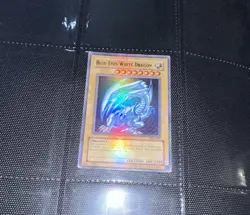 Yugioh Blue Eyes White Dragon SDK-001 Holo Bleed Misprint DMG - Image 1