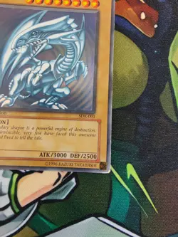 Yu-Gi-Oh SDK-001 1st Edition Ultra Rare Blue Eyes White Dragon NA - Image 5