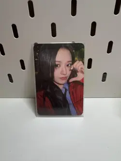 Trading Card IVE Yujin Lucky Draw Near Mint Condition Rare with - Image 1