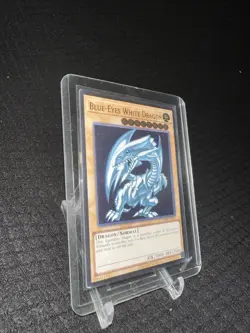 Yu-Gi-Oh OTS Tournament Pack 28 OP28-EN001 Blue-Eyes White Dragon Ultimate Rare - Image 1