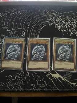 Yu-Gi-Oh! TCG Blue-Eyes White Dragon Quarter Century Secret Rare Card 3x - Image 1