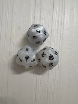 MTG FINAL FANTASY: Bundle D20 Die Spindown x3 - Image 1
