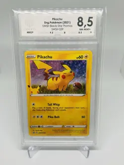 Pikachu SWSH039 Promo | Black Star Promos | Englisch | Grading 8,5 - Pokemon - Image 1