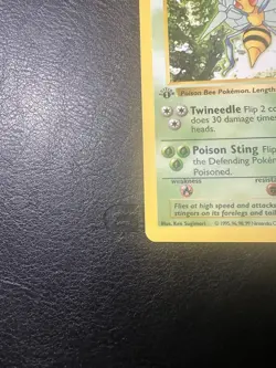 Beedrill 1st Edition Base Set Rare 17/102 WOTC Vintage Pokemon - Image 3