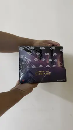 MTG Magic the Gathering: Throne of Eldraine Brawl 2x Set Box (8 decks total) - Image 2