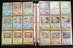 Pokemon Card Vintage Lot With Binder, 75 Holo, 18 Reverse Holo WOTC (Desc) - Image 3