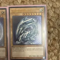 Yugioh! Blue-Eyes White Dragon OP28-EN001 OTS Ultimate Rare X3 Playset - Image 4