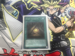 CLOSED FOREST SUPER RARE FRENCH YDT1-EN002 FR002 NEAR MINT YUGIOH - Image 1