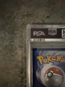 2023 Pokemon Mew en Machoke Illustration Rare Card 177/165 PSA 10 - Image 3