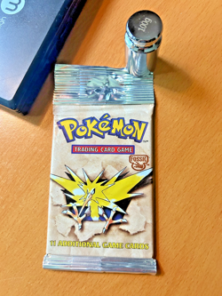 1999 WOTC Pokemon Fossil Booster Pack - Long Crimp FACTORY SEALED Weighted 21g 742818061599 - Image 3