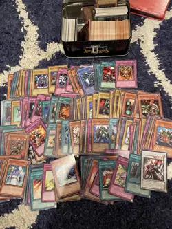 Lot Of Old Yu-Gi-Oh Cards, Roughly 650 Cards, In Old Tin Plus 5ds Tin - Image 1