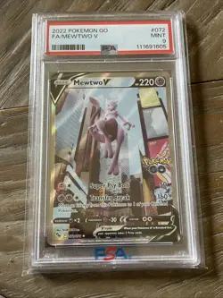 💥2022 POKEMON GO #072 FULL ART/MEWTWO V PSA 9💥 - Image 1